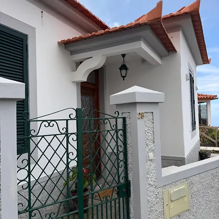 Marize Cozy Family W A View Of The Atlantic Funchal (Madeira)